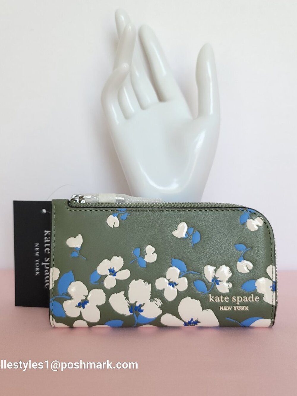 KATE SPADE Devin Painterly Bouquet SMALL Bifold Leather Wallet- Cedar Stand 🎈⭐